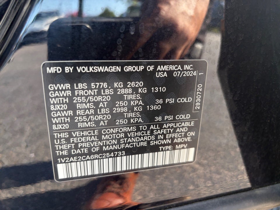 2024 Volkswagen Atlas Cross Sport 2.0T SEL R-Line
