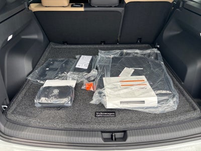 2026 Volkswagen Atlas Cross Sport SE with Technology