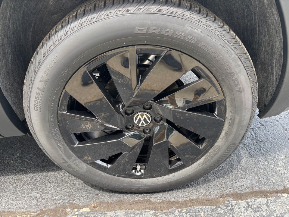 2026 Volkswagen Atlas Cross Sport SE with Technology