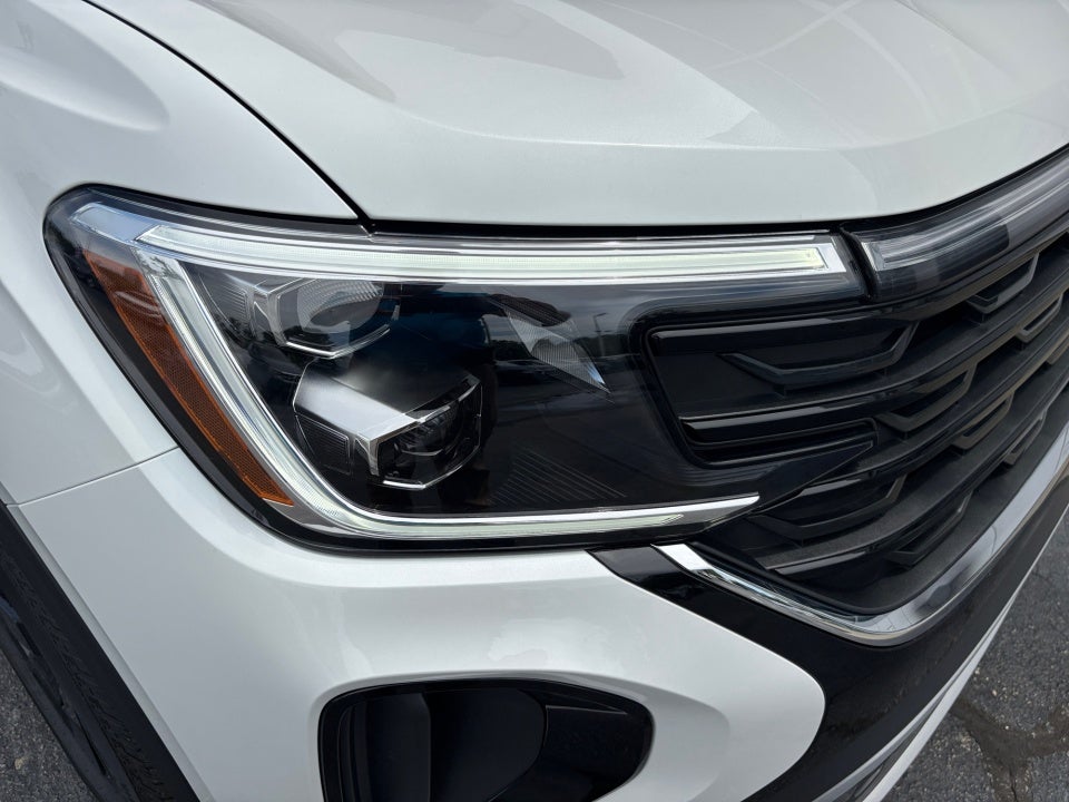 2026 Volkswagen Atlas Cross Sport SE with Technology