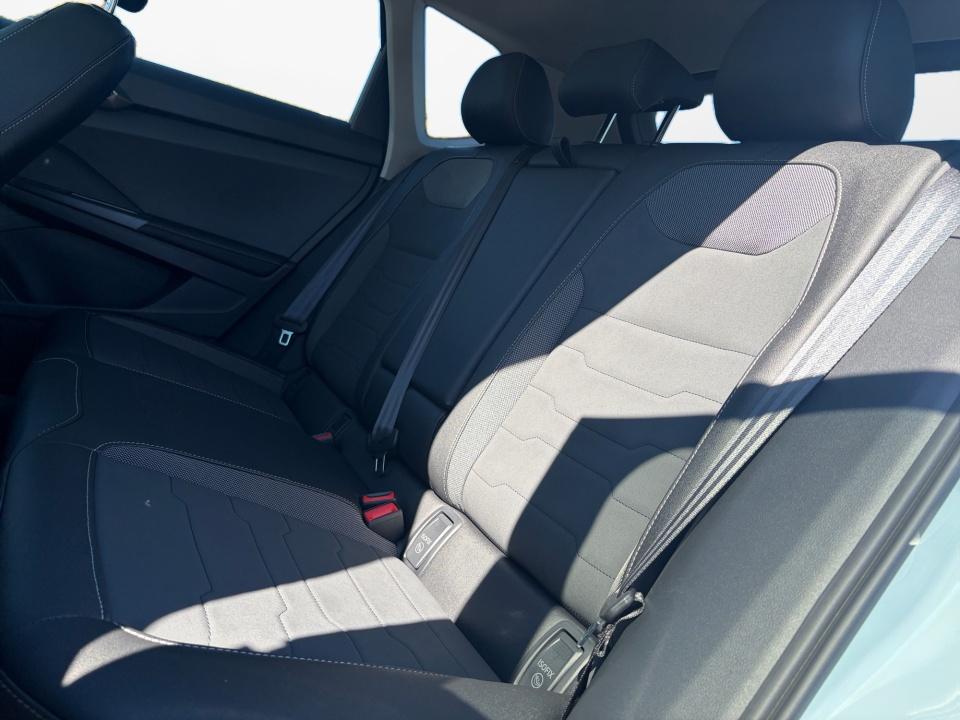 2027 Volkswagen Taos SE Black