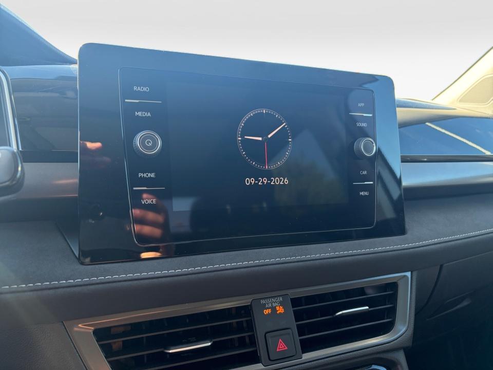 2027 Volkswagen Taos SE Black