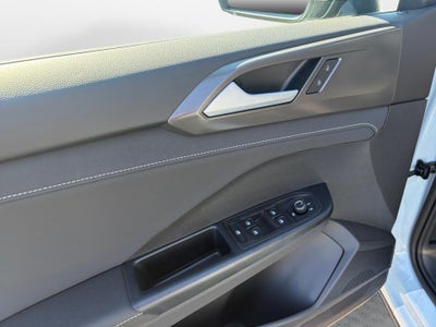 2027 Volkswagen Taos SE Black