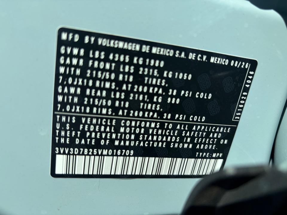 2027 Volkswagen Taos SE Black