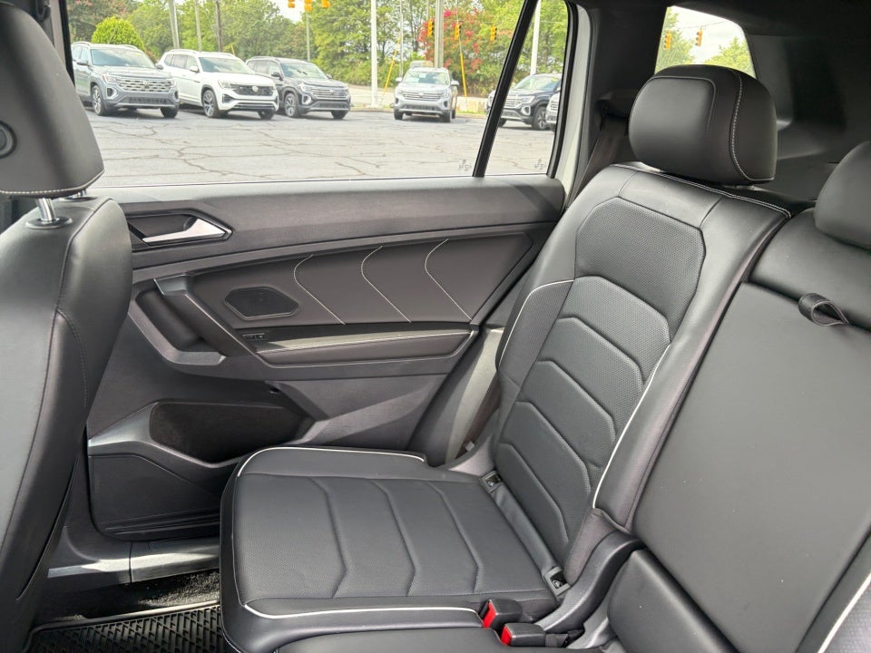 2022 Volkswagen Tiguan SEL R-Line