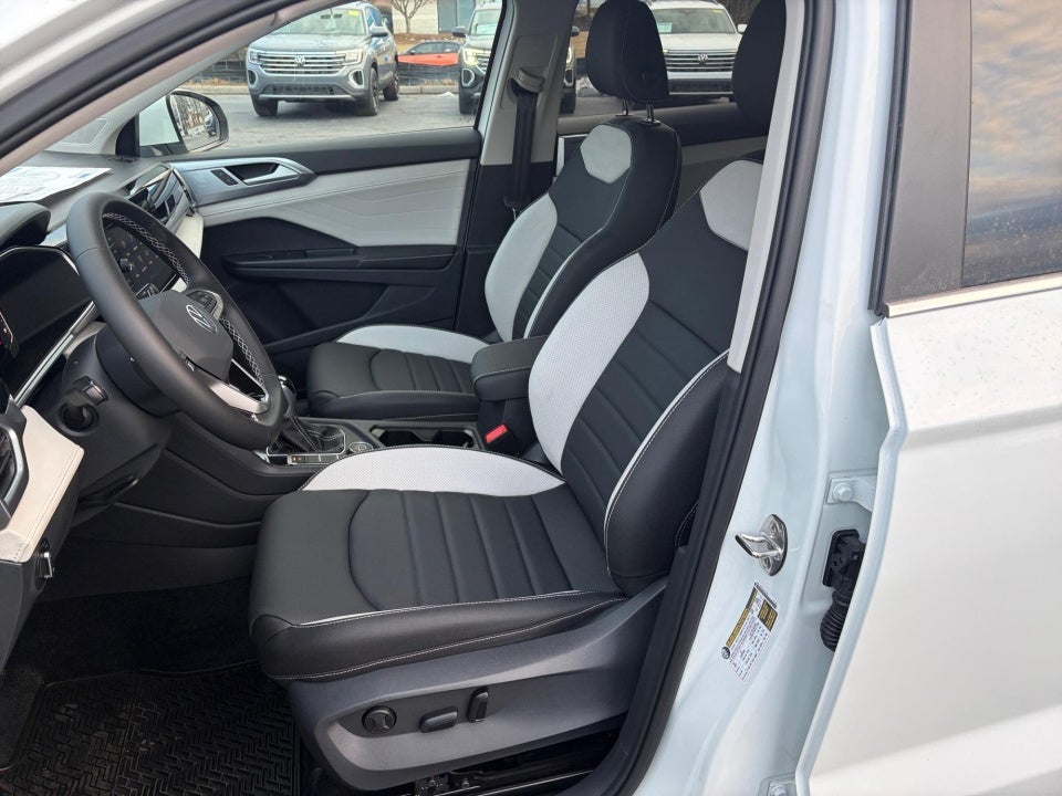 2026 Volkswagen Taos SEL