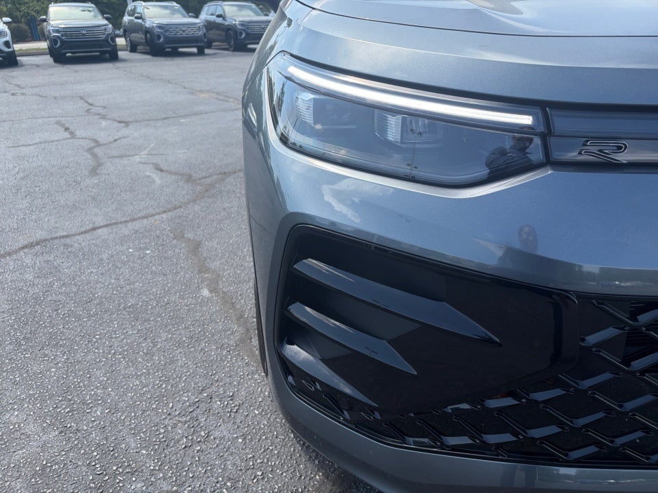 2025 Volkswagen Tiguan 2.0T SE R-Line Black