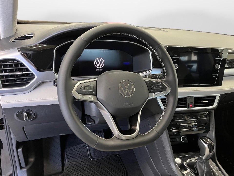 2026 Volkswagen Taos SE