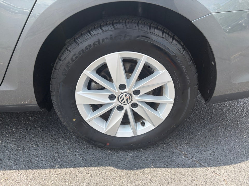 2018 Volkswagen Golf SportWagen S