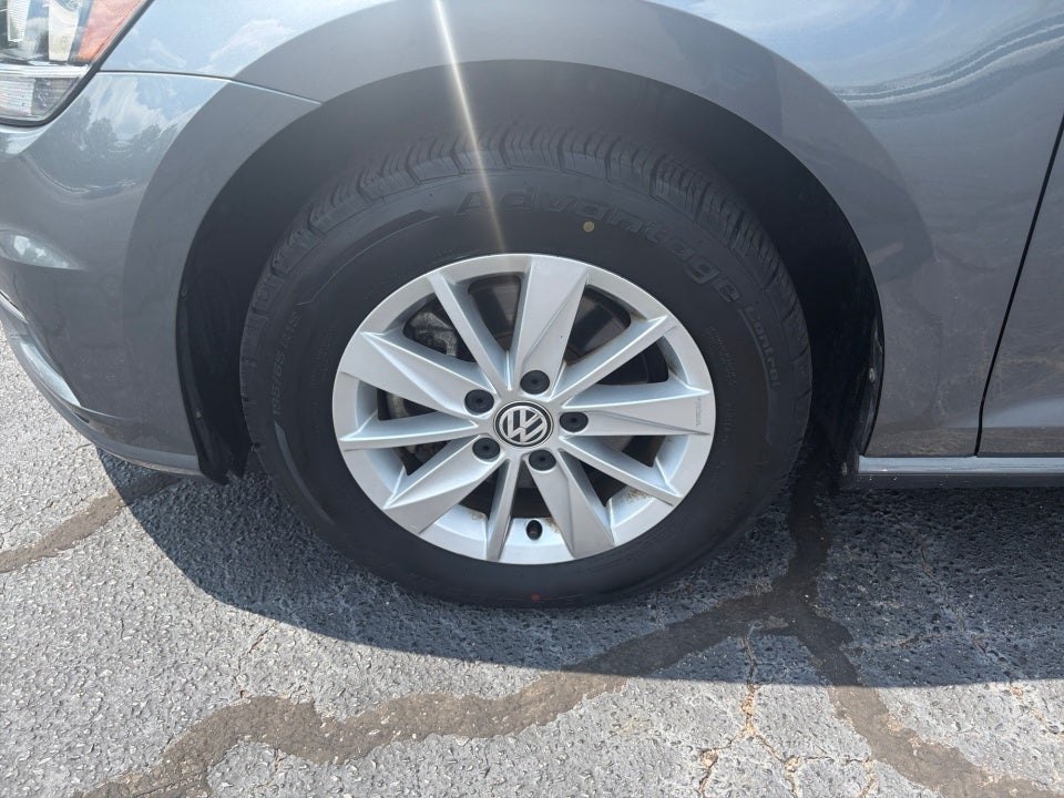 2018 Volkswagen Golf SportWagen S