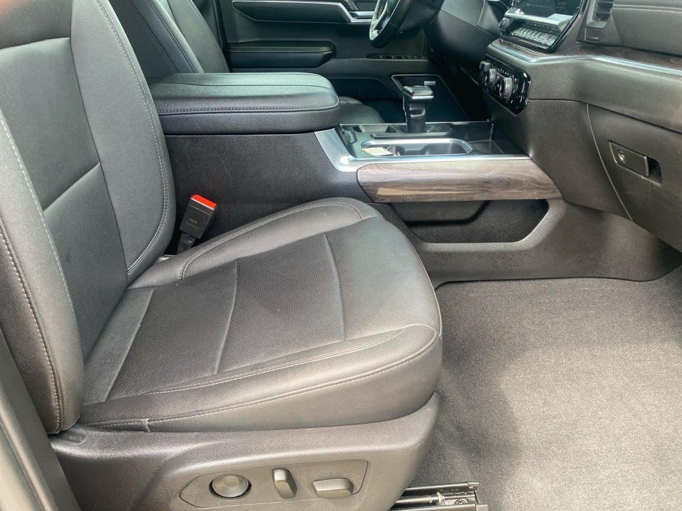 2023 Chevrolet Silverado 1500 4WD Crew Cab Short Bed LTZ