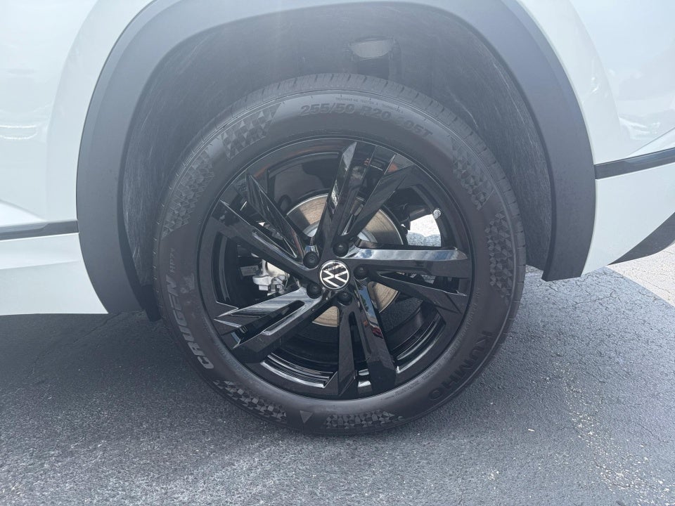 2026 Volkswagen Atlas Cross Sport 2.0T SEL R-Line Black