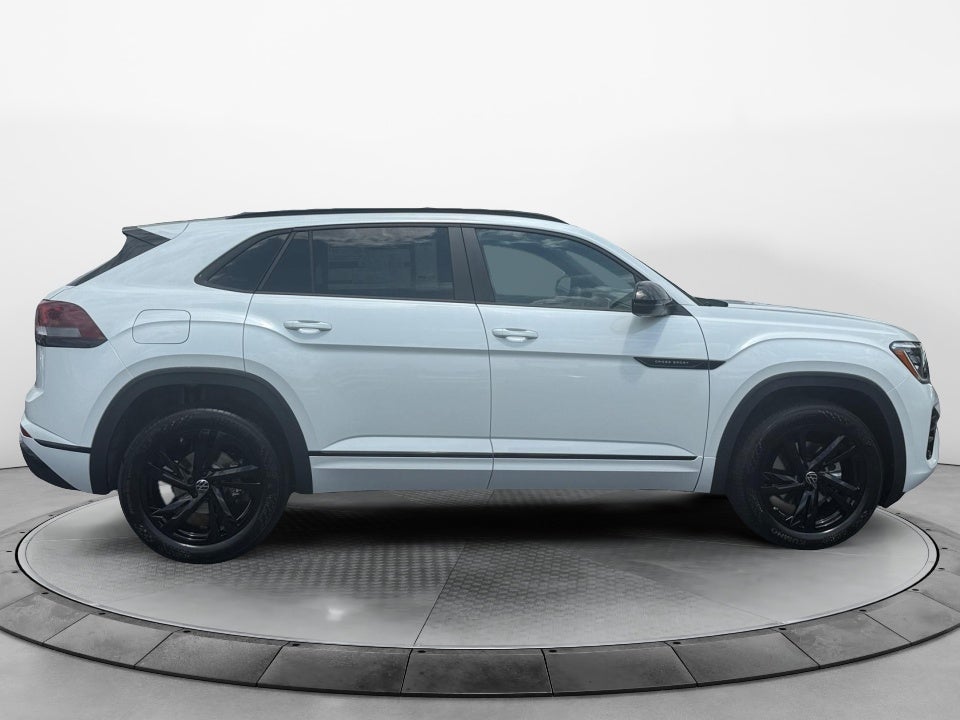2026 Volkswagen Atlas Cross Sport 2.0T SEL R-Line Black