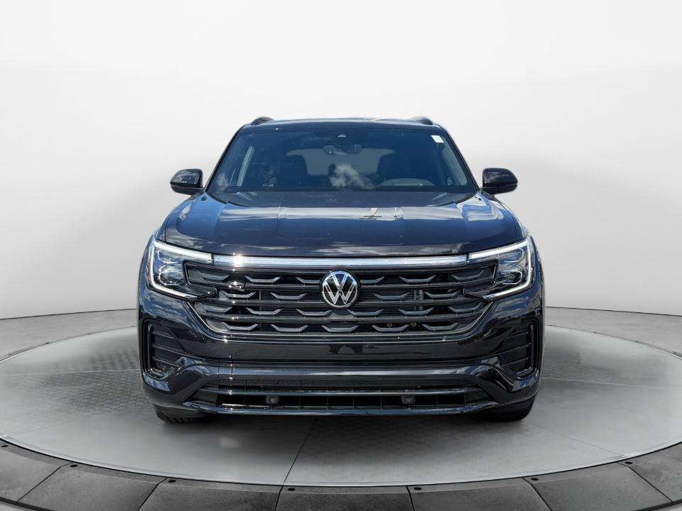 2026 Volkswagen Atlas Cross Sport 2.0T SEL R-Line Black