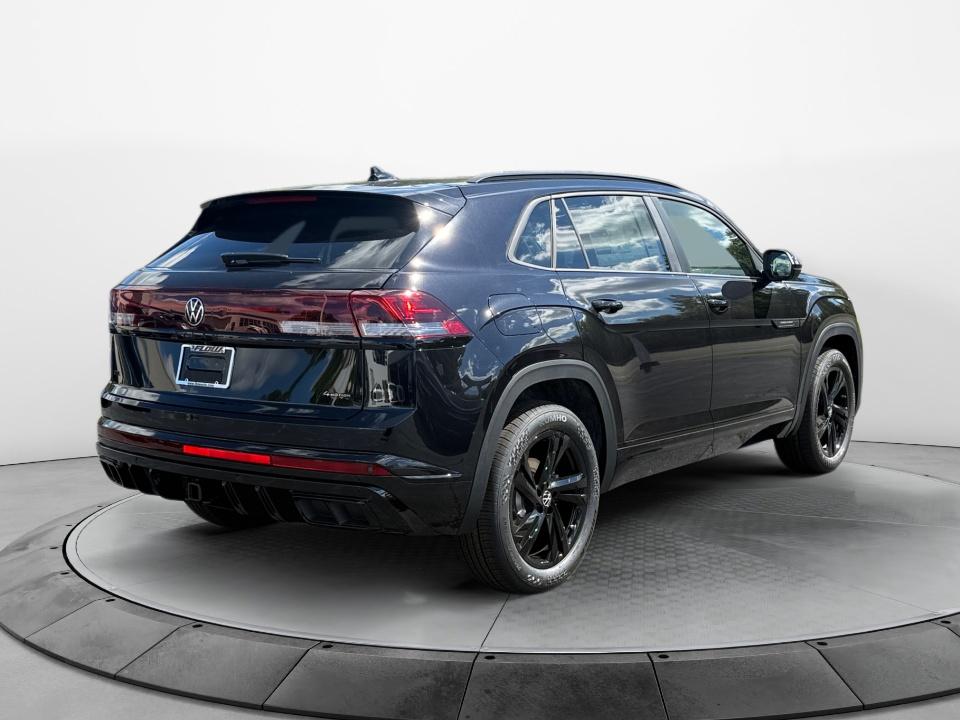 2026 Volkswagen Atlas Cross Sport 2.0T SEL R-Line Black