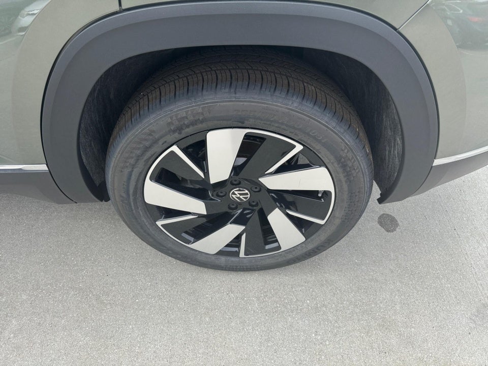 2026 Volkswagen Atlas Cross Sport 2.0T SEL