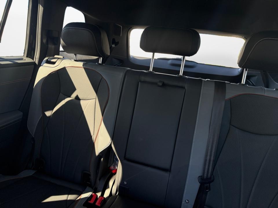2027 Volkswagen Atlas SEL Premium R-Line