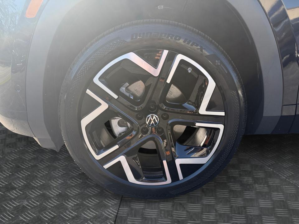 2027 Volkswagen Atlas SEL Premium R-Line