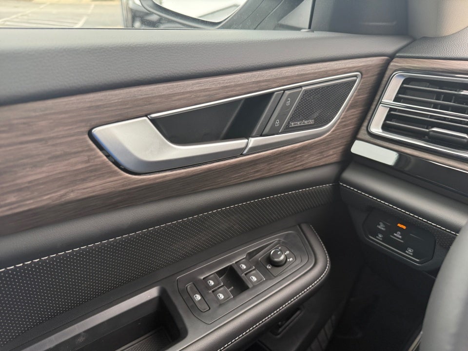 2026 Volkswagen Atlas SEL Premium R-Line