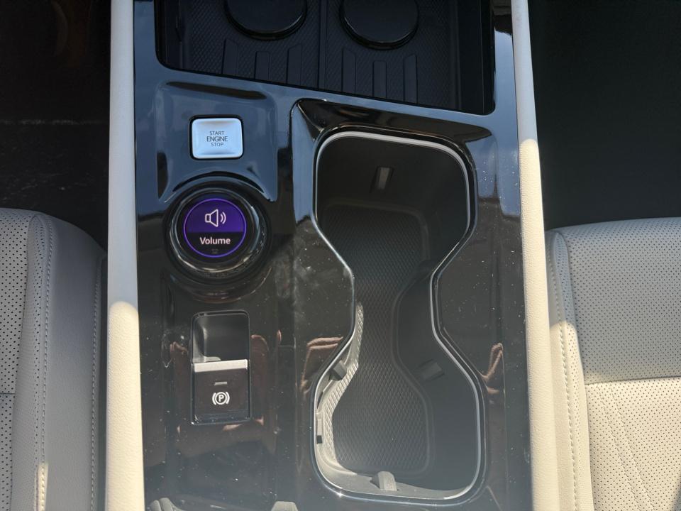 2027 Volkswagen Atlas SE w/Technology