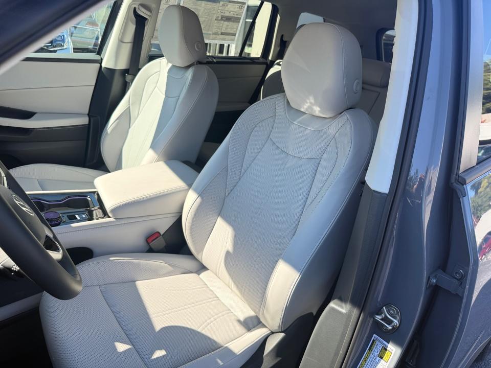 2027 Volkswagen Atlas SE w/Technology