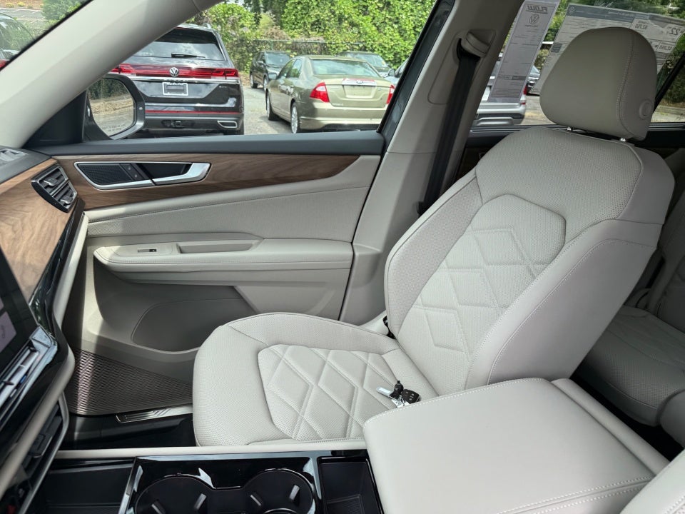 2026 Volkswagen Atlas SE with Technology