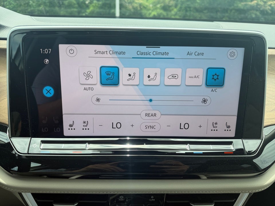 2026 Volkswagen Atlas SE with Technology