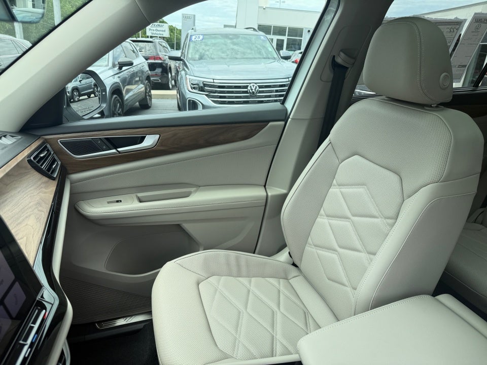 2026 Volkswagen Atlas SE with Technology