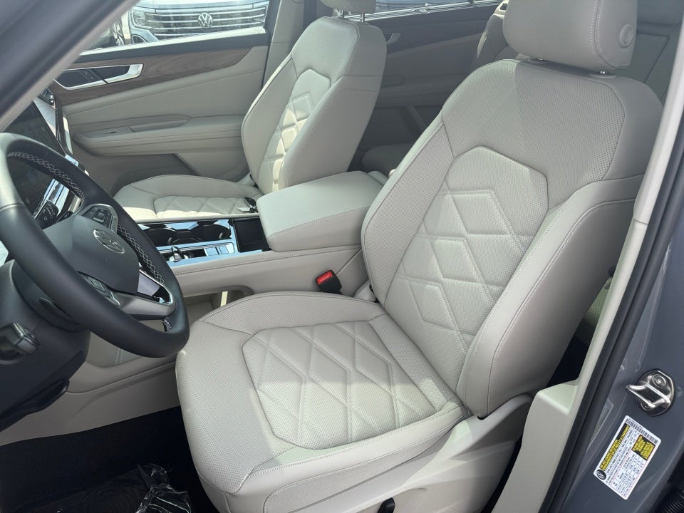2026 Volkswagen Atlas SE with Technology