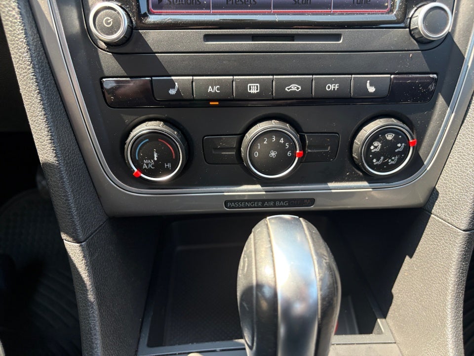 2015 Volkswagen Passat 1.8T Limited Edition
