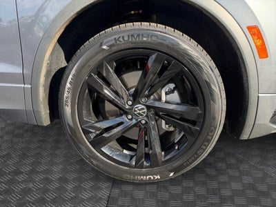 2024 Volkswagen Tiguan SE R-Line Black