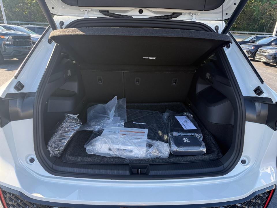 2026 Volkswagen Tiguan SEL R-Line Turbo