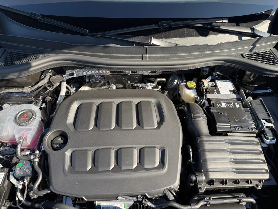 2026 Volkswagen Tiguan SEL R-Line Turbo