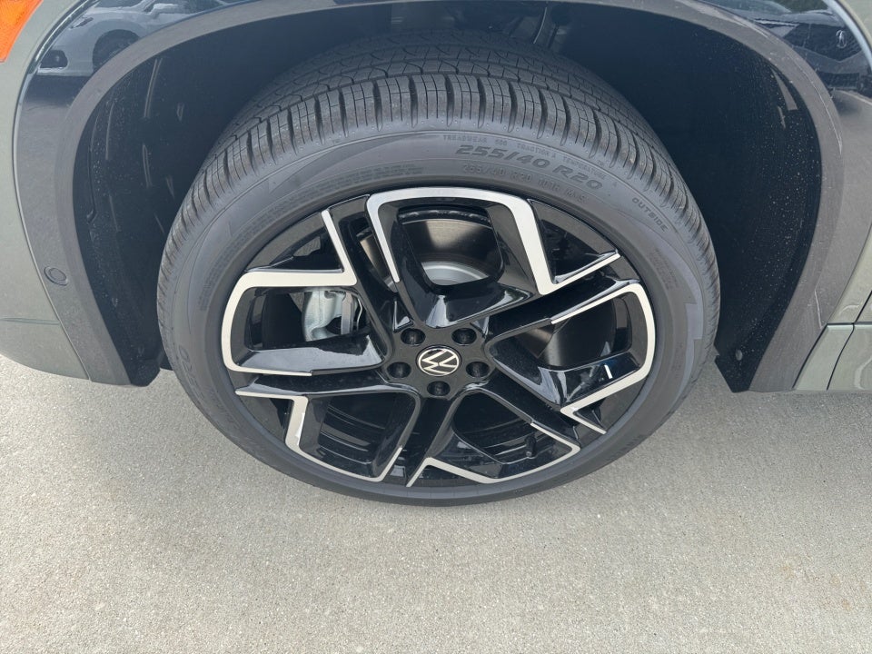 2026 Volkswagen Tiguan SEL R-Line Turbo
