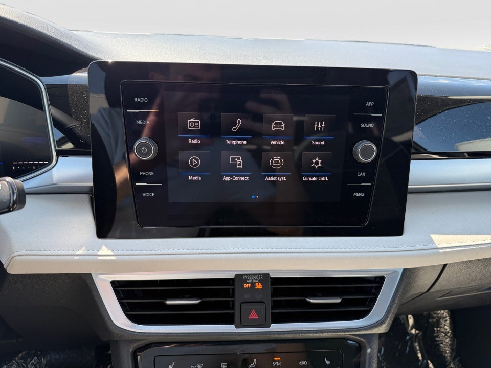 2026 Volkswagen Taos SE