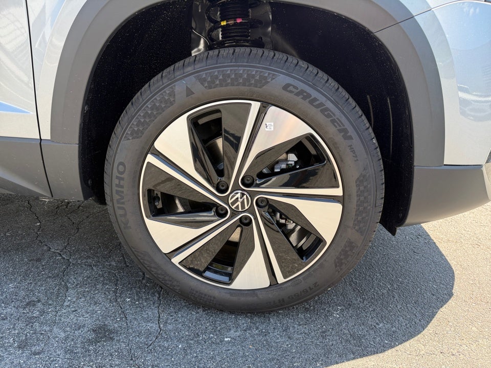 2026 Volkswagen Taos SE