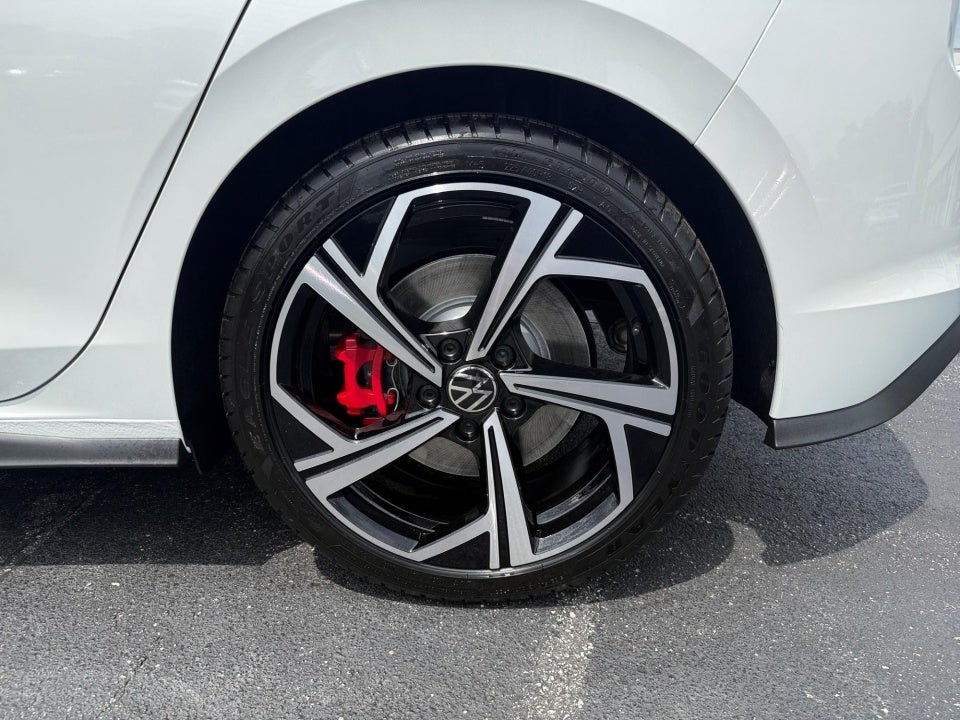 2026 Volkswagen Golf GTI SE
