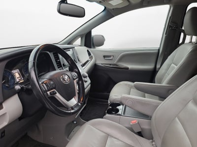 2016 Toyota Sienna XLE