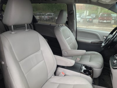 2016 Toyota Sienna XLE