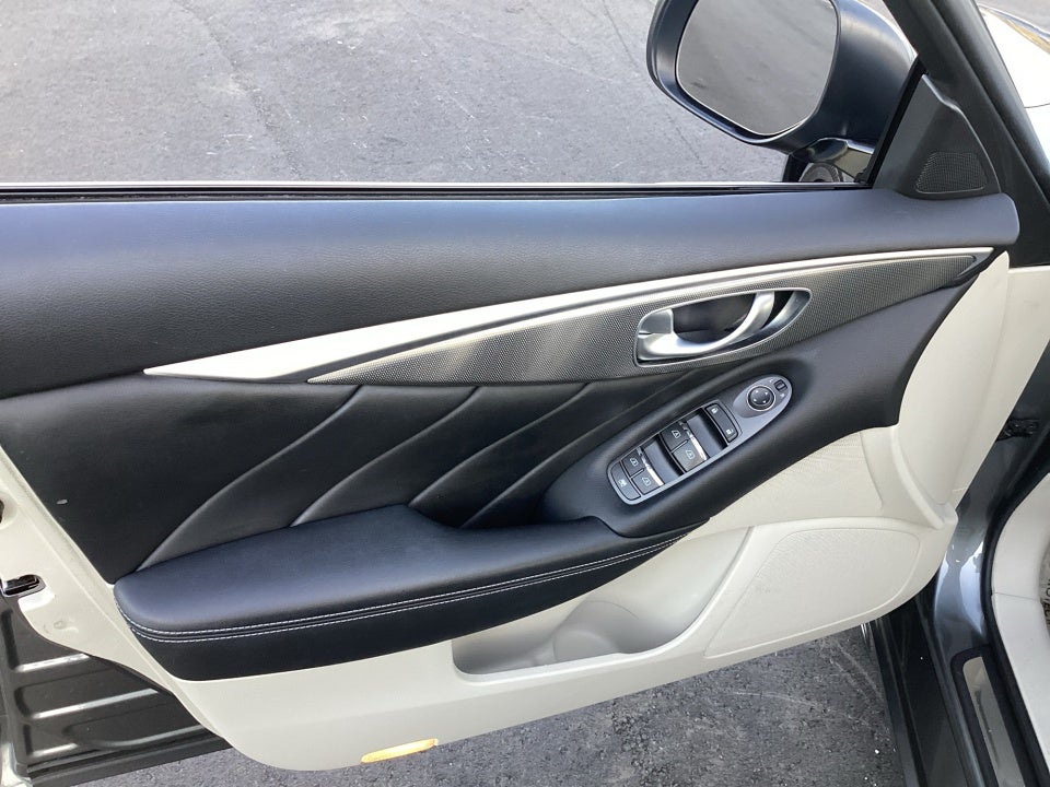 2015 INFINITI Q50 Premium