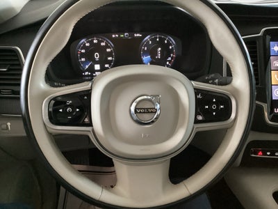 2020 Volvo XC90 Momentum