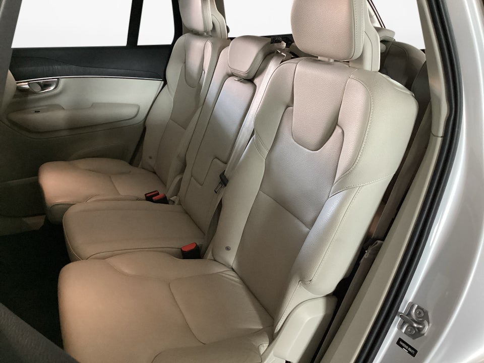 2020 Volvo XC90 Momentum