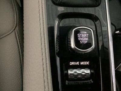 2020 Volvo XC90 Momentum