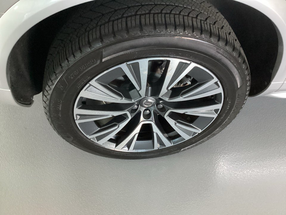2020 Volvo XC90 Momentum