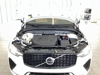 2023 Volvo XC60 B5 Ultimate Dark Theme