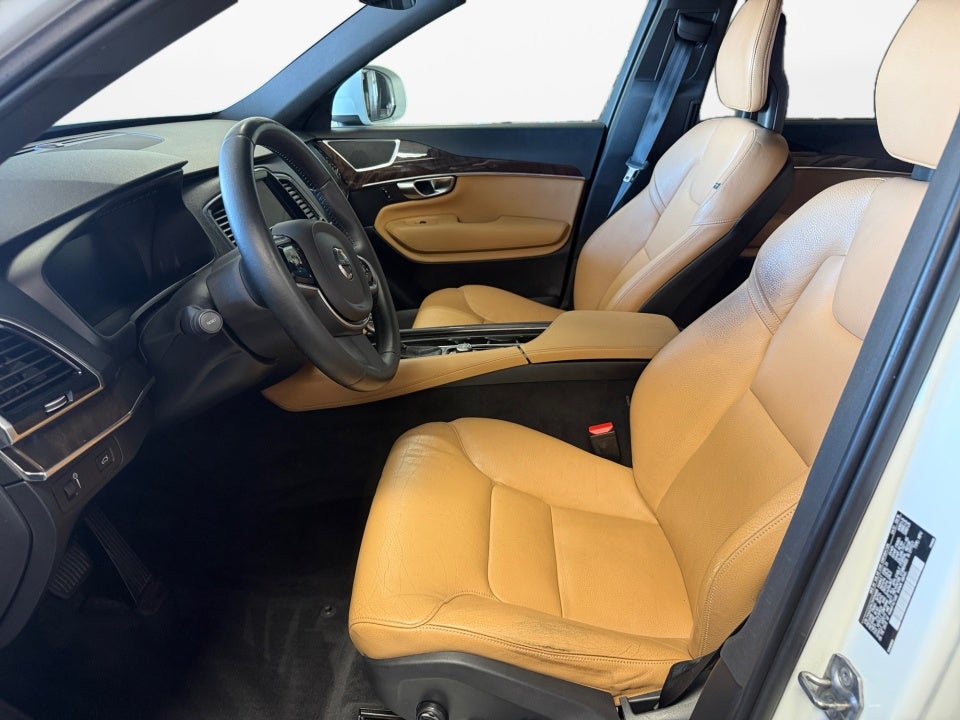 2017 Volvo XC90 Momentum