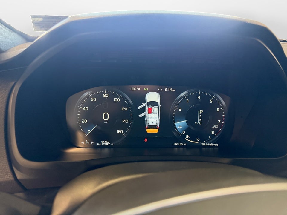 2017 Volvo XC90 Momentum