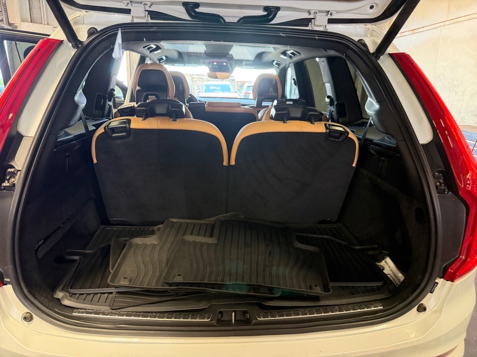 2017 Volvo XC90 Momentum