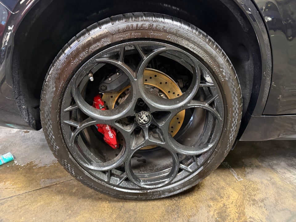 2023 Alfa Romeo Stelvio Quadrifoglio AWD