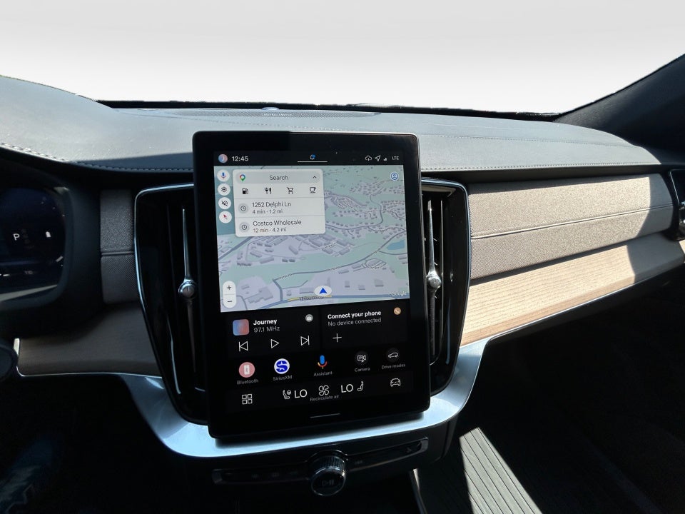 2026 Volvo XC90 Plus